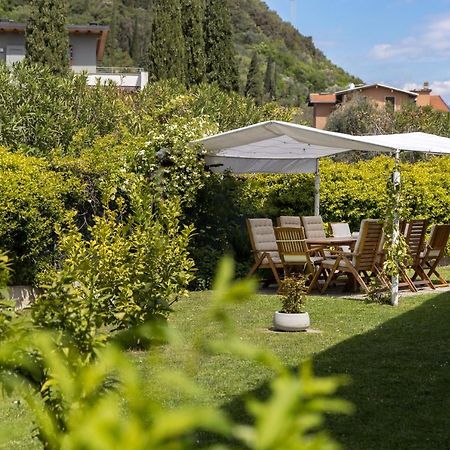 Carly'S Rooms Torbole Sul Garda Dış mekan fotoğraf