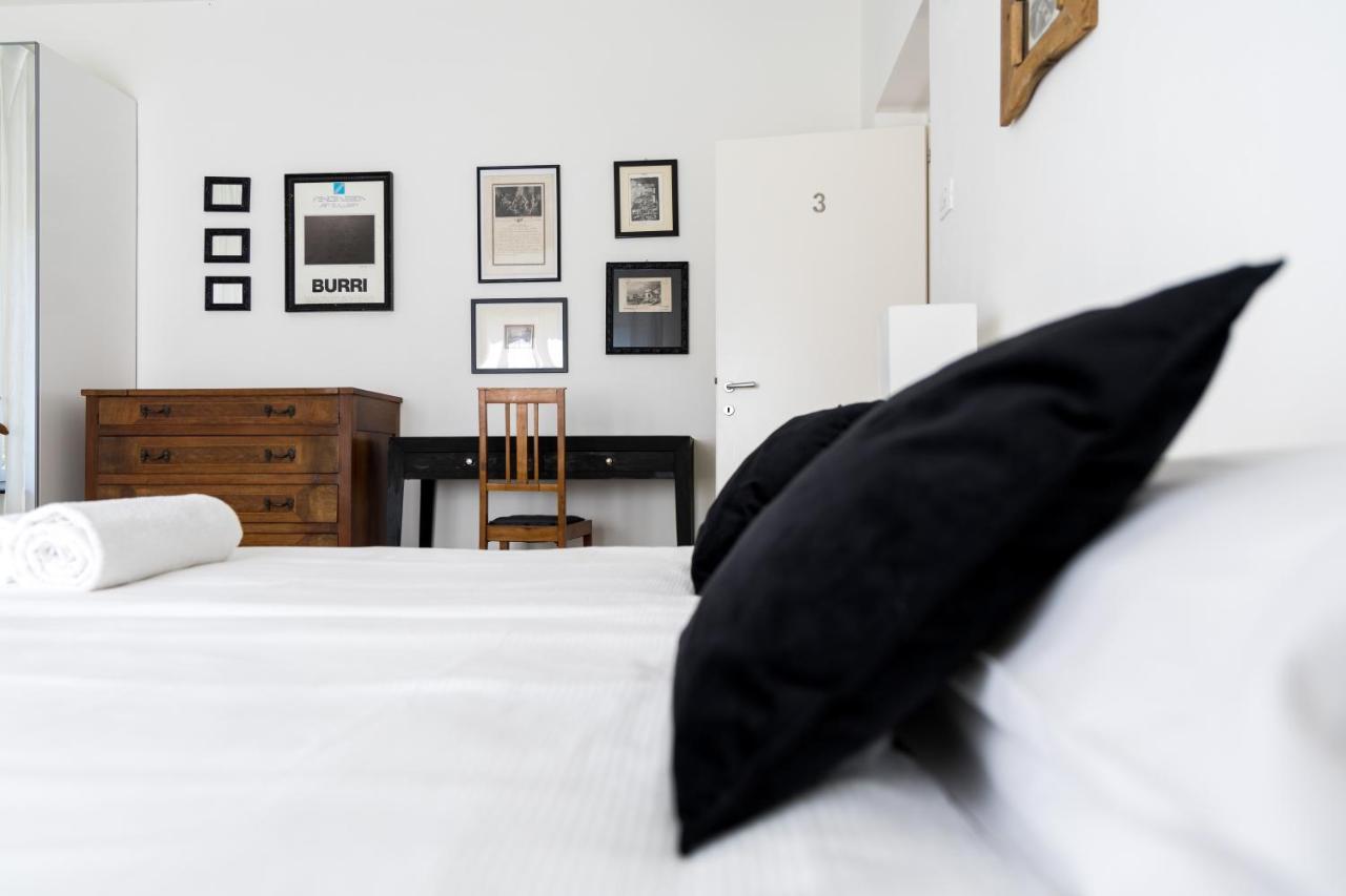 Carly'S Rooms Torbole Sul Garda Dış mekan fotoğraf